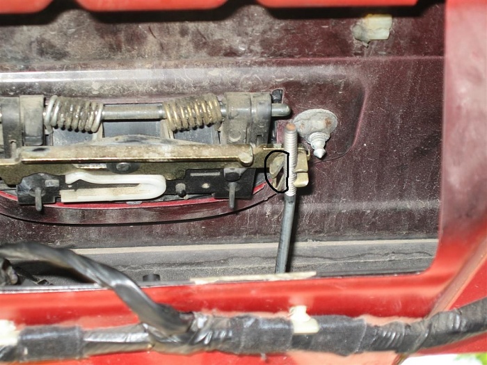 Cherokee rear trunk lock latch stuck!!-rearlatch_20005_39b5ae3f0bc8f014b6a879b8382b3efe93f0b5e1.jpg