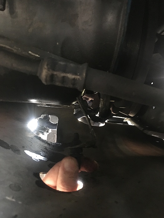 Unknown &quot;bracket&quot; / piece hanging from suspension area?-cherokeeundercarriage2.jpg