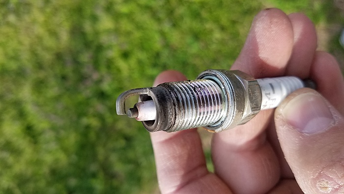 Spark Plugs Burnt on Half the Plug, Missfiring, Gass Smell...-20170307_153236.jpg