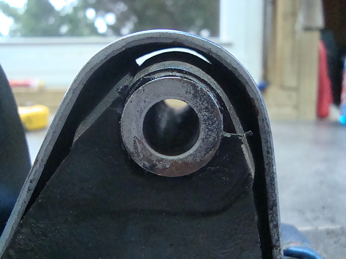 Replaced trans + motor mounts, exhaust hitting crossmember-dsc04780.jpg