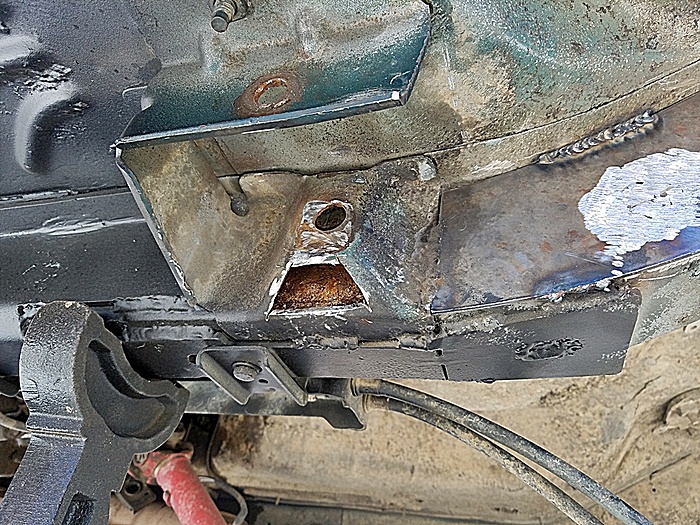 Front leaf bolt seized to sleeve.-20160710_135104.jpg