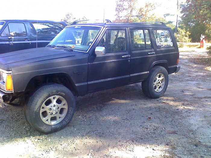 Been bed lining the xj-1121101144a.jpg