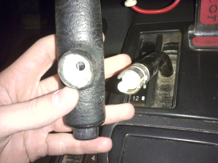 How Can i Fix this? Can i buy a new?-1215101211.jpg