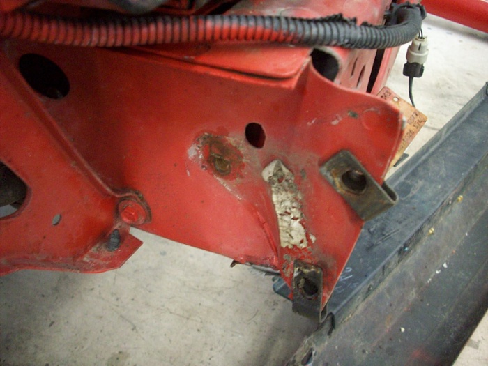 Bent Radiator Mount! What to do-image-442910689.jpg