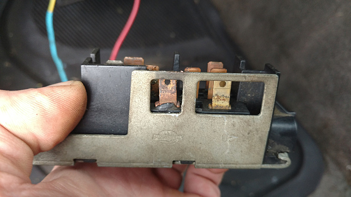 I'm thinking electrical/ignition problem...any thoughts?-3.jpg