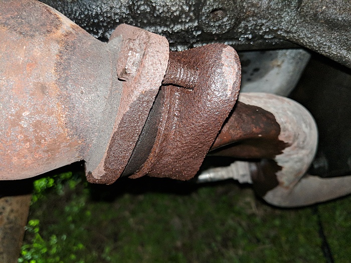 Exhaust manifold to exhaust pipe connection-img_20180218_192255.jpg