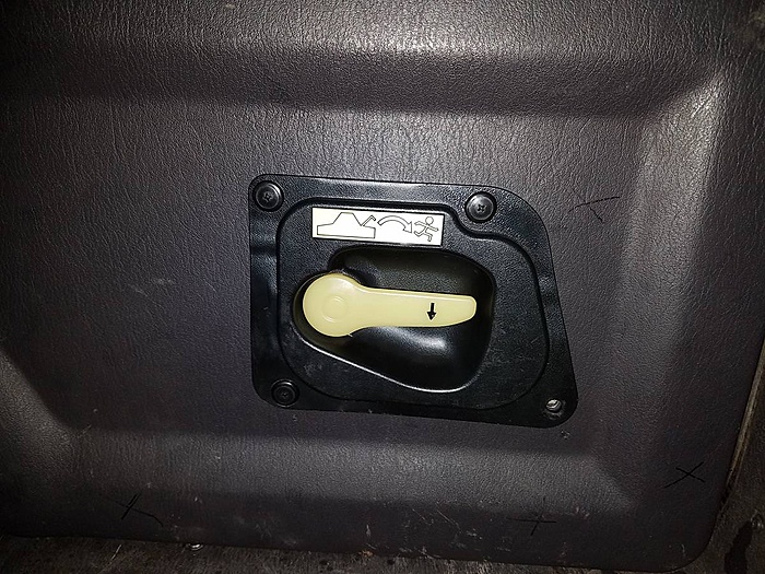 How to Rebuild 97-01 XJ Hatch Release and Latch - Picture Heavy-clzcxpk.jpg