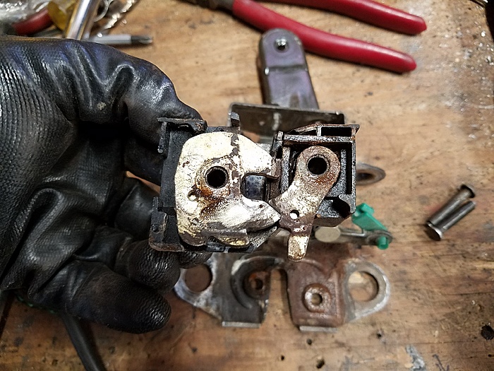 How to Rebuild 97-01 XJ Hatch Release and Latch - Picture Heavy-wg6nbht.jpg