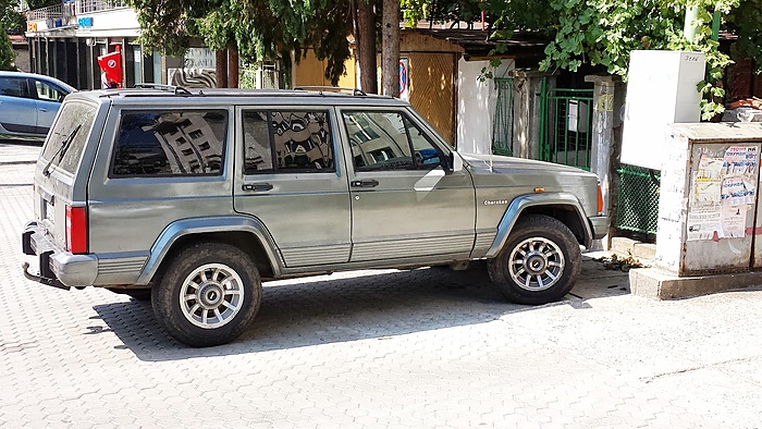 2.1L TD cherokee-6tv57hf.jpg