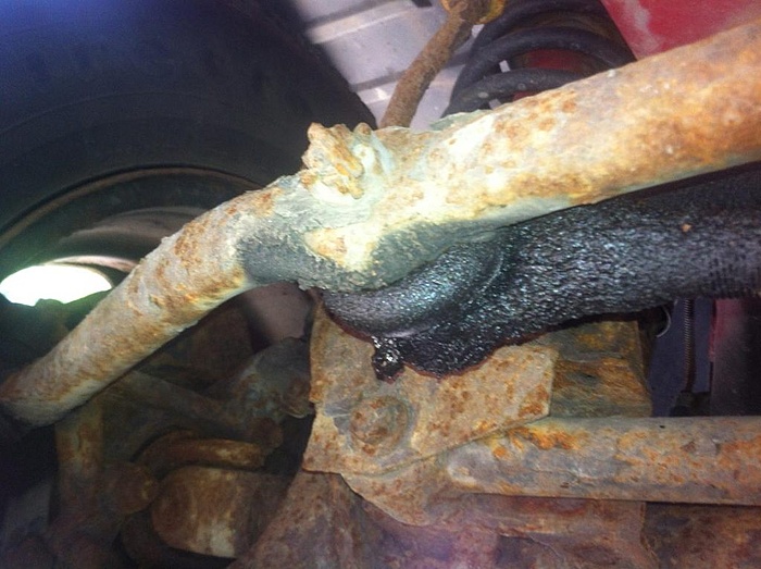 XJ Shopping - how bad are these oil leaks?-oiv1a45h.jpg