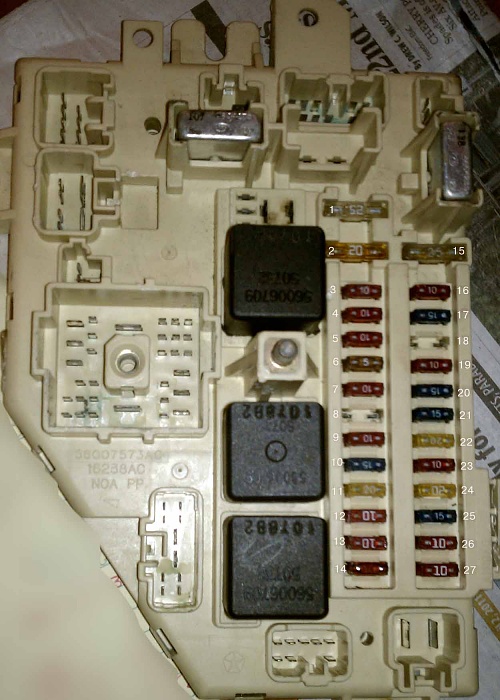 taillight gremlin chasing-fuse-panel.jpg