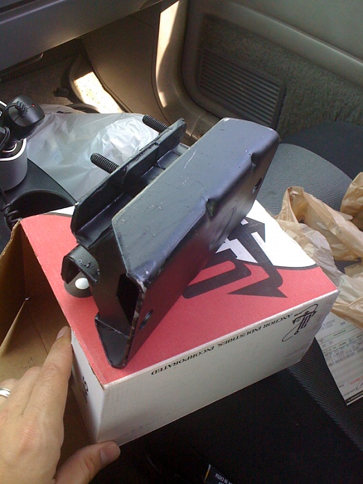 right transmission mount-image-1905838549.jpg