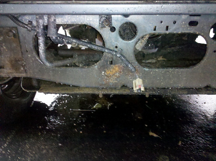 what is this wire?-forumrunner_20111001_164640.jpg