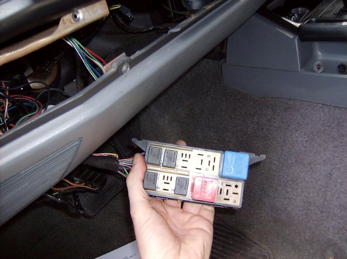 Electrical relay panel under driver side dash???-panel.jpg