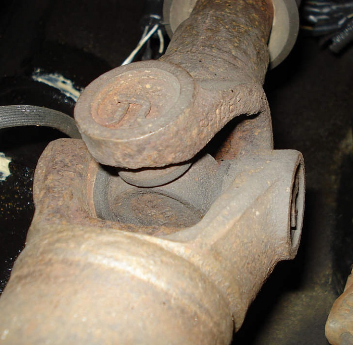 suspension, steering, driveline lubrication &quot;confusion&quot;. Advice Pls :)-joint.jpg