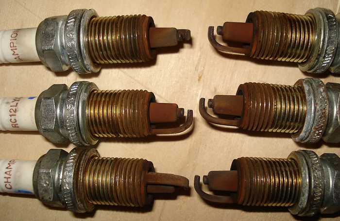 '96 era I6 4.0 spark plug wires layout question-old_plugs_1.jpg