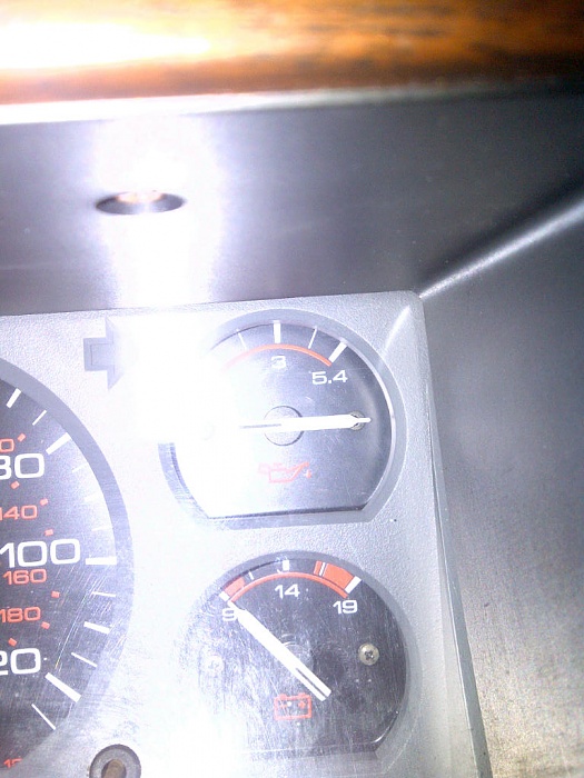 oil pressure guage completely stuck at 3 ' o clock position even turned off-img-20111110-00067.jpg