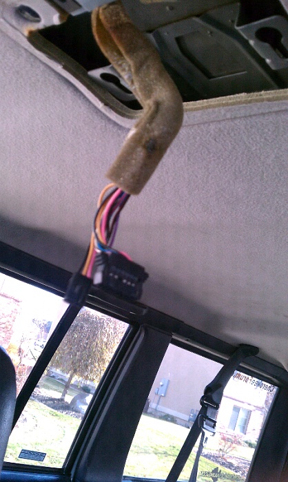 What does this plug go to?-forumrunner_20111129_130504.jpg