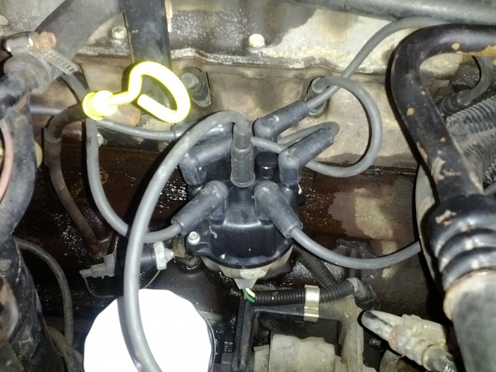 89 jeep oil leak..pic included-img_20111225_144552.jpg