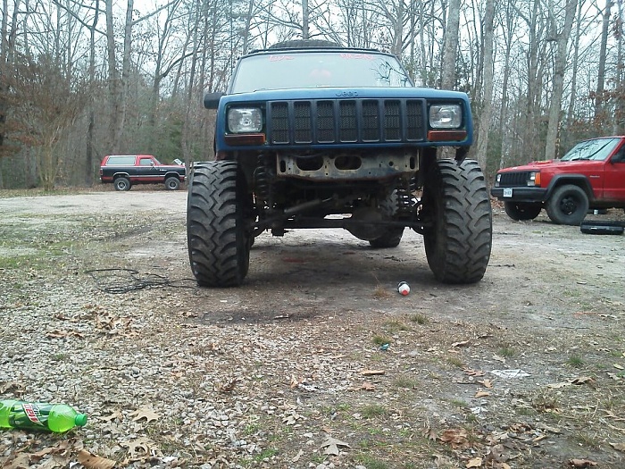 pulling the 4.0 out of my jeep-426952_291693917561719_1215932962_n.jpg