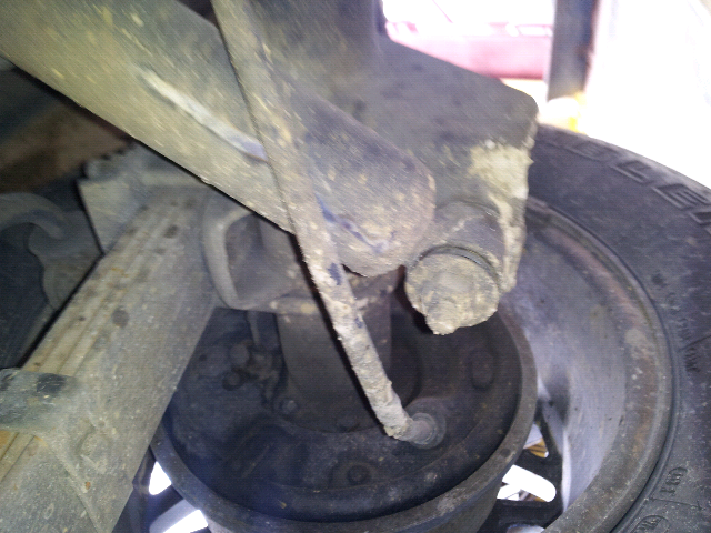 rear brake line?-forumrunner_20120214_172541.jpg