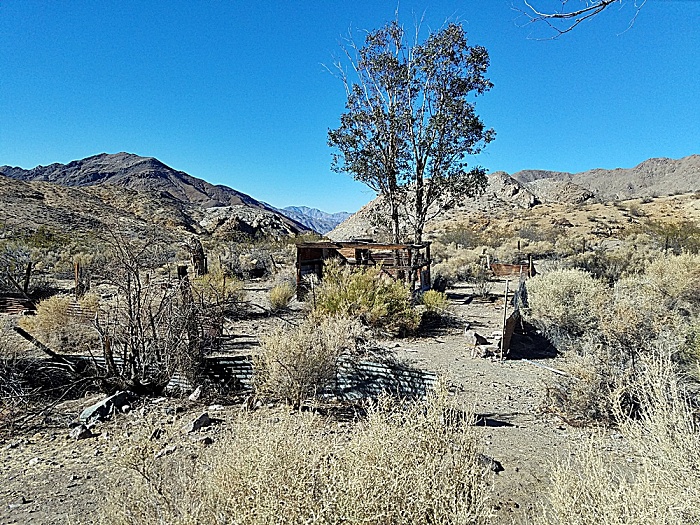 Death Valley/Barker Ranch/ Charlie's house-20161203_104146.jpg