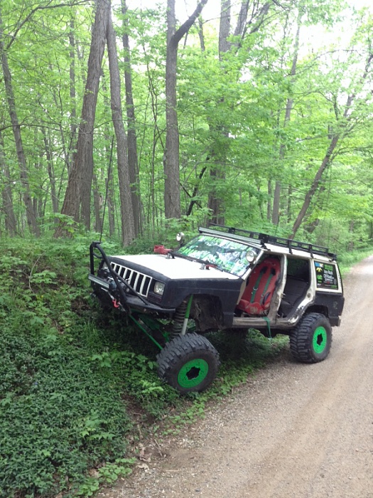 Michigan Jeepers Post Up.-image-1335601036.jpg