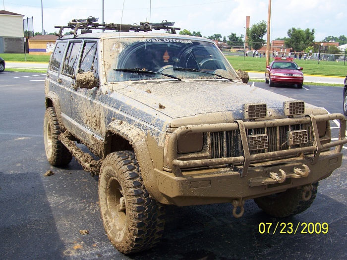 Kentucky Guys- Check In-jeep-mud-001.jpg