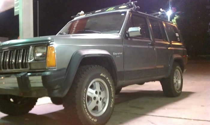xj's in knoxville looking to traDE wheels and tires-jeep.jpg