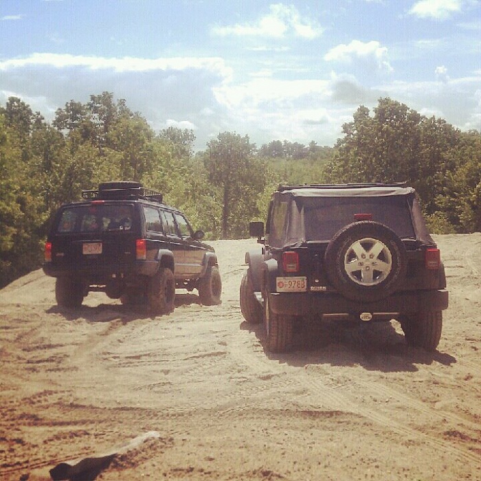 Black 1998 XJ stolen sometime today in Brookline, MA plates RS 13 PD-540565_269264066514730_693720042_n.jpg