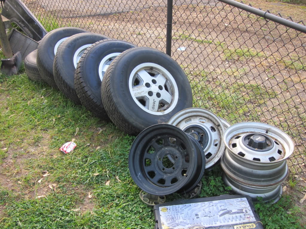Name:  00partoutjeep025.jpg
Views: 25
Size:  282.1 KB