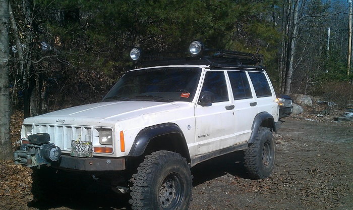 white 99 xj (Beverly)-new_rack.jpg