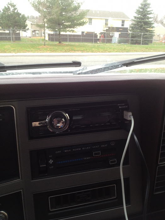 Project "Slow Zombie"-cherokee-21-radio.jpg