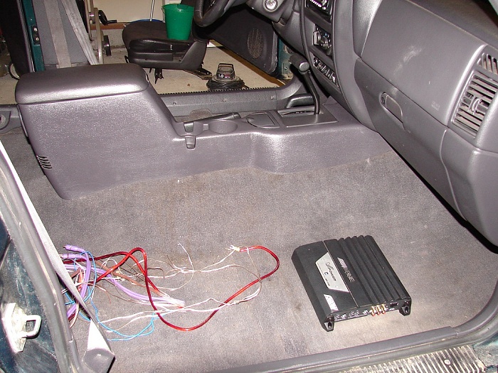 Kevmez's 1999 XJ Classic-amp.jpg