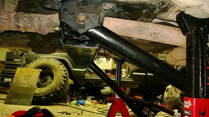 Project UNDERKILL 87 Comanche-crossmember.jpg
