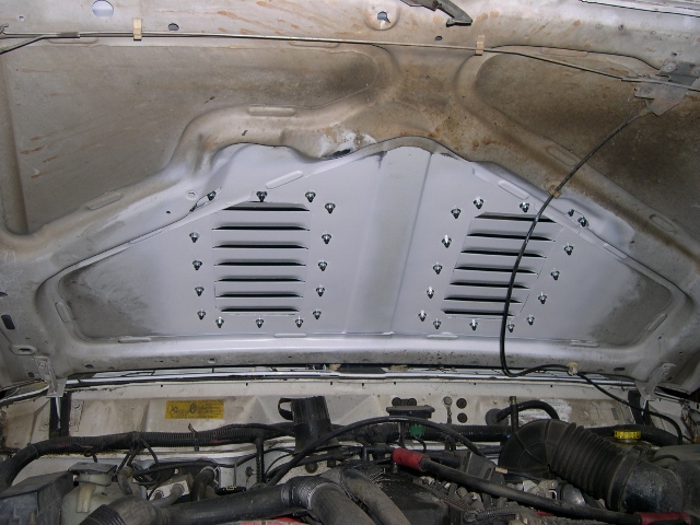 White Shadow-xj-hood-vents-010-640x480-.jpg