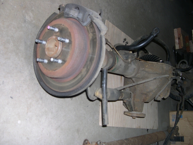 White Shadow-ford-8.8-004-640x480-.jpg