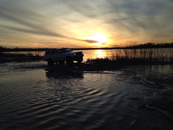"Project Whitey" (2001 XJ)-image.jpg