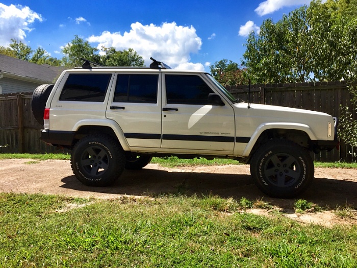 RedStar's 2000 White XJ-image-2113898616.jpg