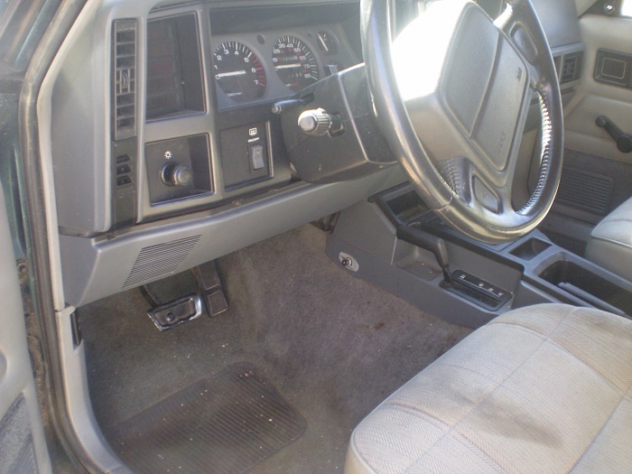 1995 Jeep Cherokee build.-jeepinterior.jpg