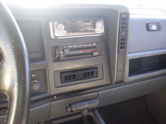 1995 Jeep Cherokee build.-jeepinterior-2-.jpg