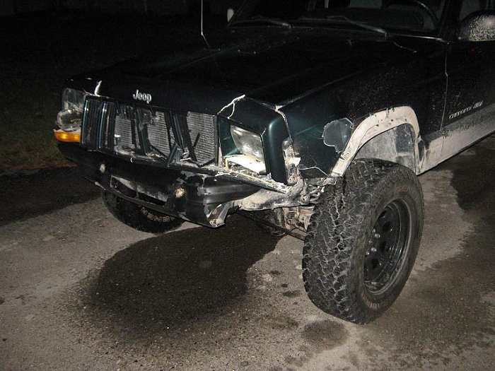1K XJ-jeep-crash-006.jpg