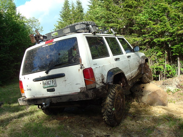 white 99 xj (Beverly)-rear_bumper.jpg