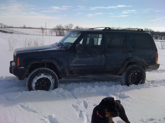 My First XJ.. DD.. Lil Blue...-jeep-snow.jpg