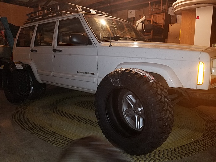 Project "BLACK Edition" 2001 Cherokee XJ-20171127_175704.jpg