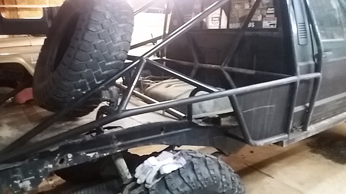 My 87 comanche 2wd.. You can guess what i'm doing :D-20180331_1559141.jpg