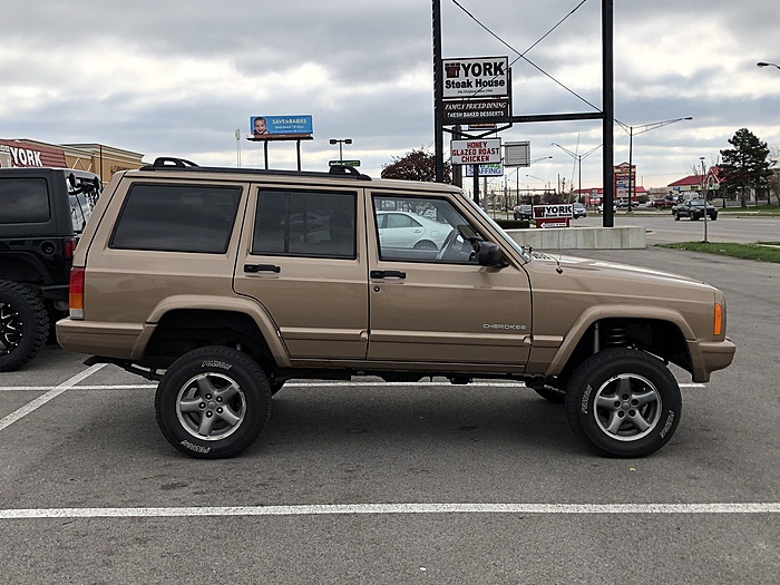 Daniel_jeep's &quot;project goldie&quot; 99' classic build-jh7utti.jpg