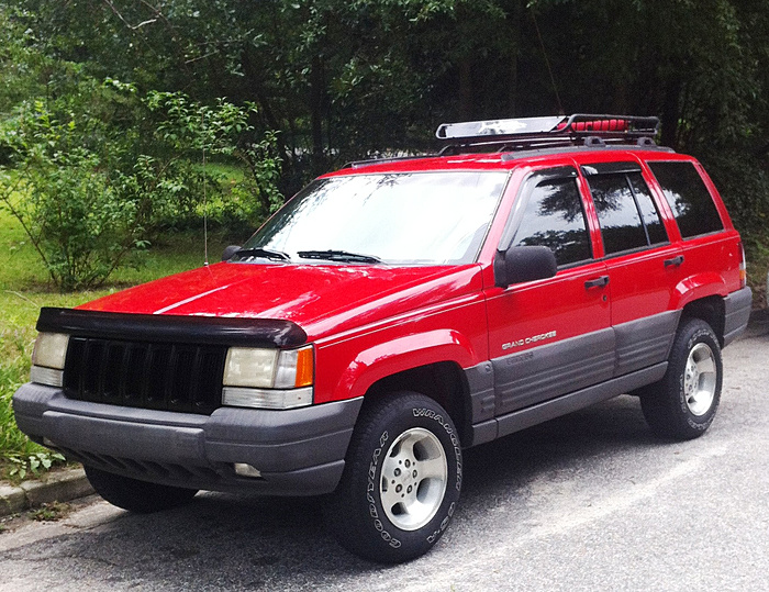 &quot;Clifford&quot; the small red Grand Cherokee/ slow college student build-3wlp4pi.jpg