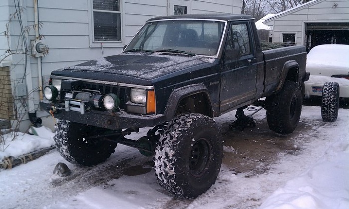 My 87 comanche 2wd.. You can guess what i'm doing :D-165676_495566231869_586766869_5837299_4626452_n.jpg