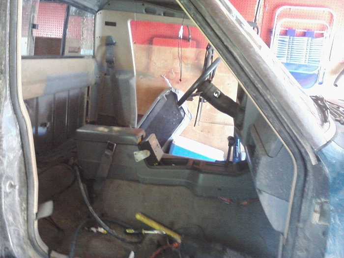 My 87 comanche 2wd.. You can guess what i'm doing :D-downsized_image05162011163128.jpg
